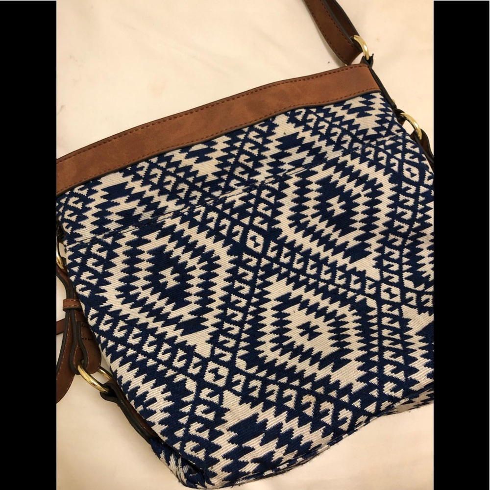 MEDIUM SIZE CROSSBODY PURSE. Blue tribal print